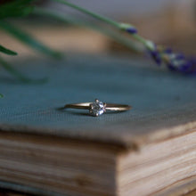 Solitaire Diamond Leaf Ring