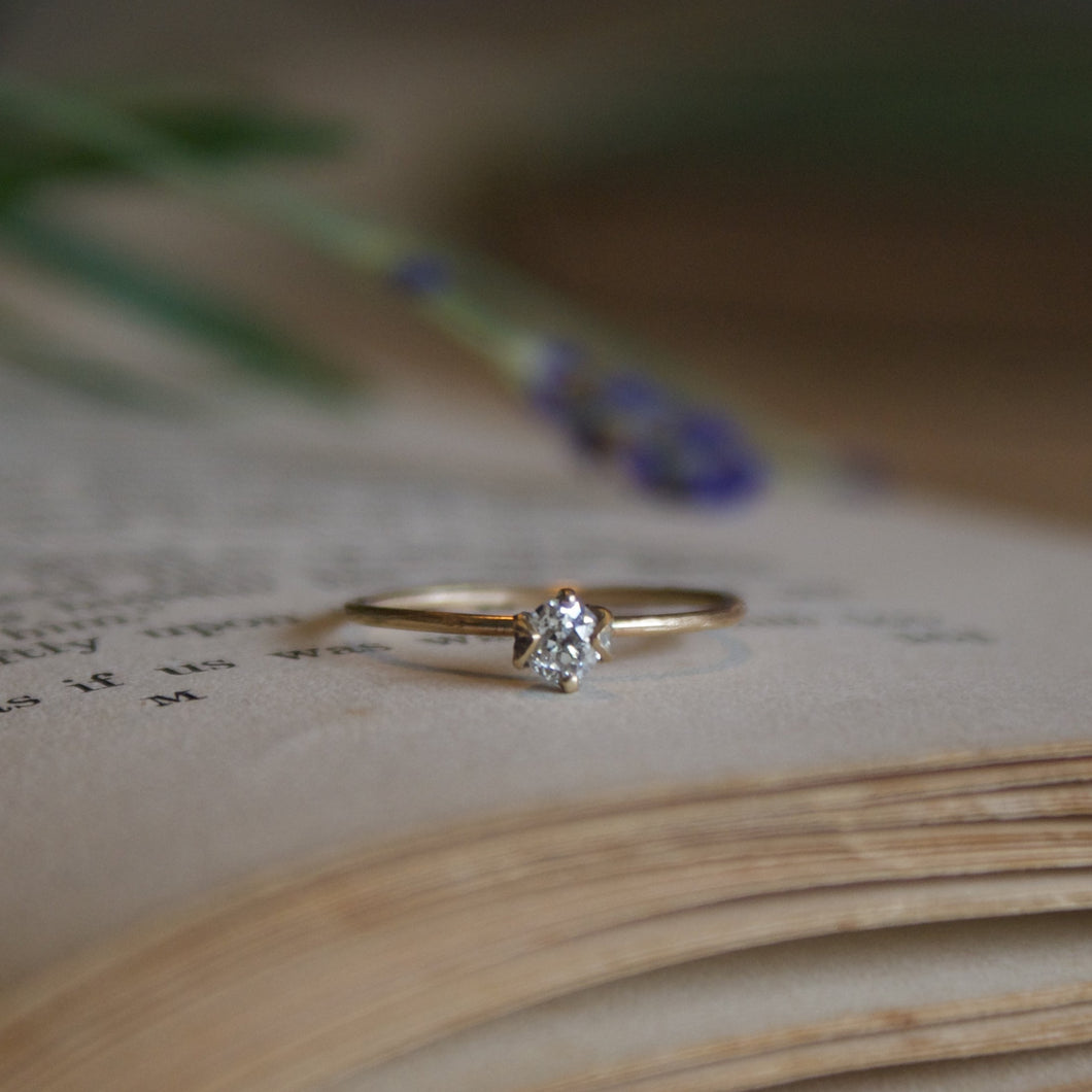 Solitaire Diamond Leaf Ring